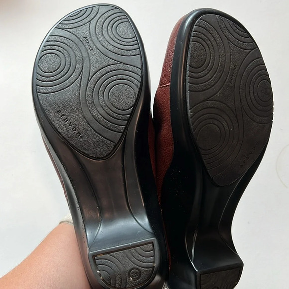 Aravon - 8.5, leather clog style slip on - Picture 7 of 7